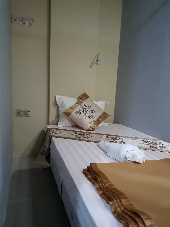 Rangoon 40 Hotel 0*, יאנגון